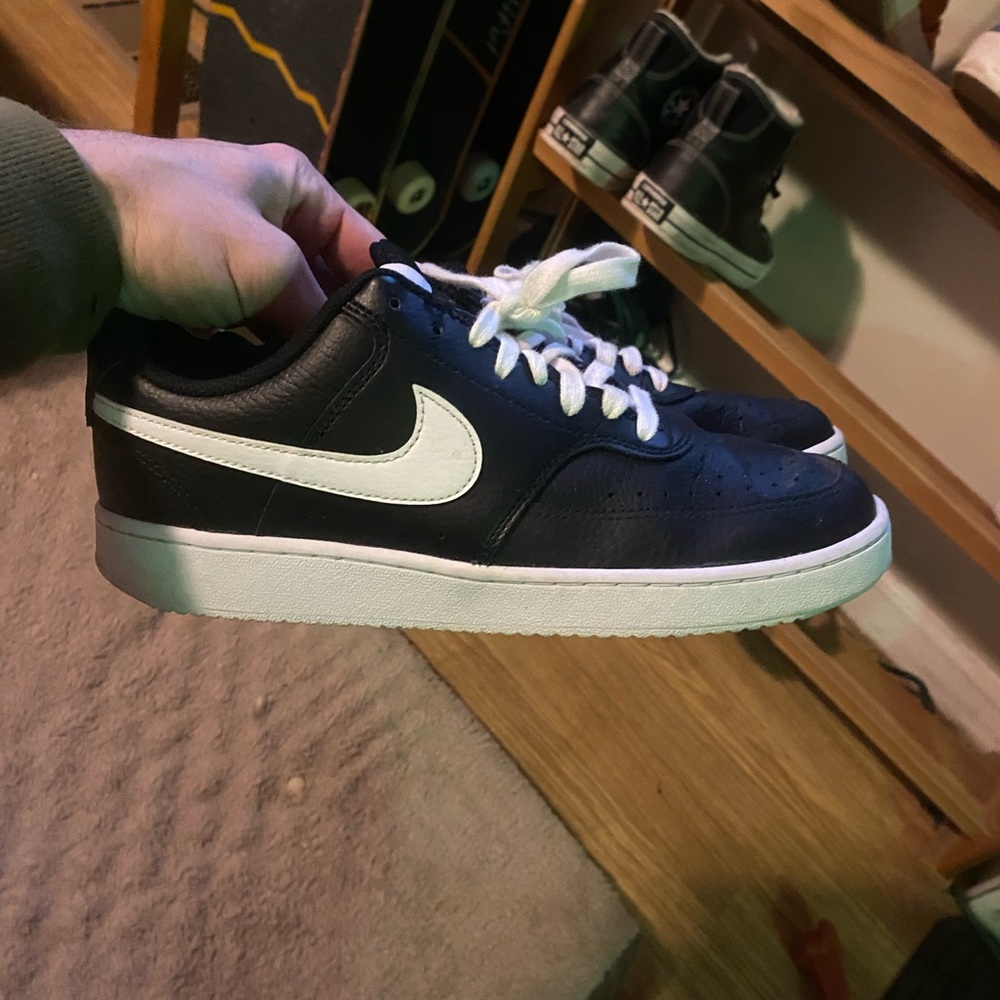Nike skateboarding shoes womens size 9